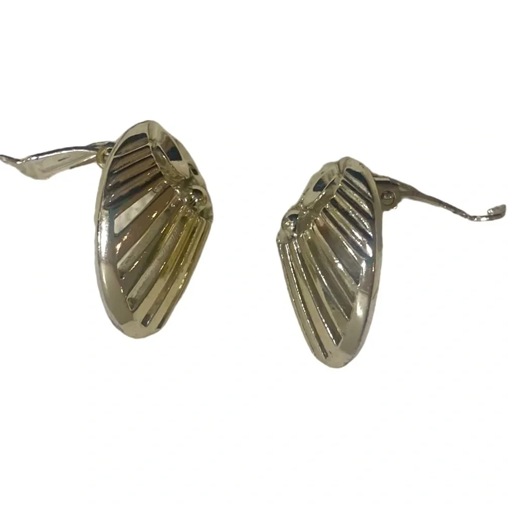 Vintage Charel white gold-tone ribbed fan clip on earrings marked